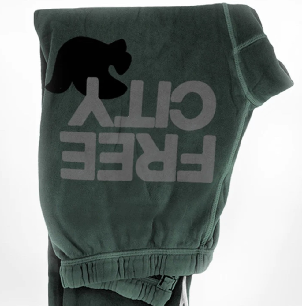 FREECITYlarge 3/4 sweats - bush in size XS